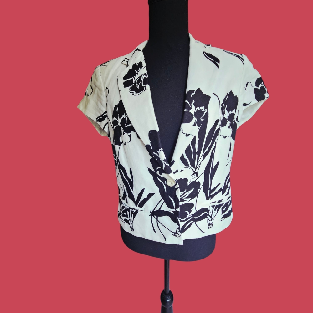 Calvin Klein Women's Black and White Jacket with Short Sleeves,  Cotton.Size 6